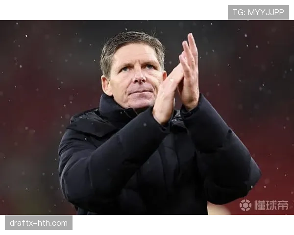 格拉斯纳率队冲击英超荣誉，战术革新引关注