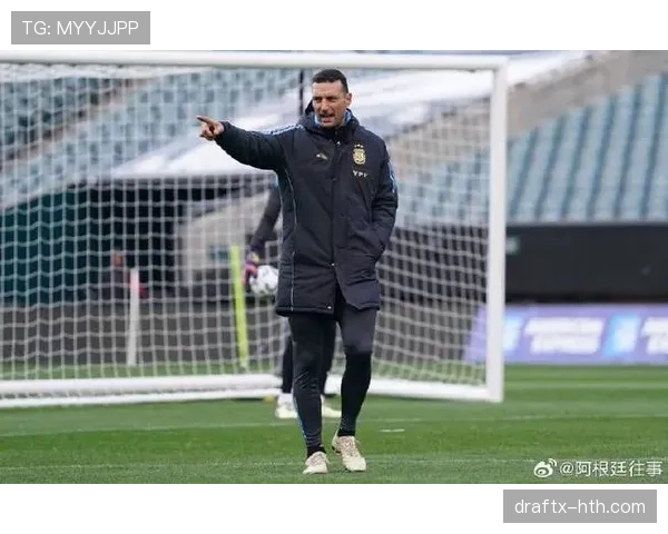 斯卡洛尼与恩佐搭配